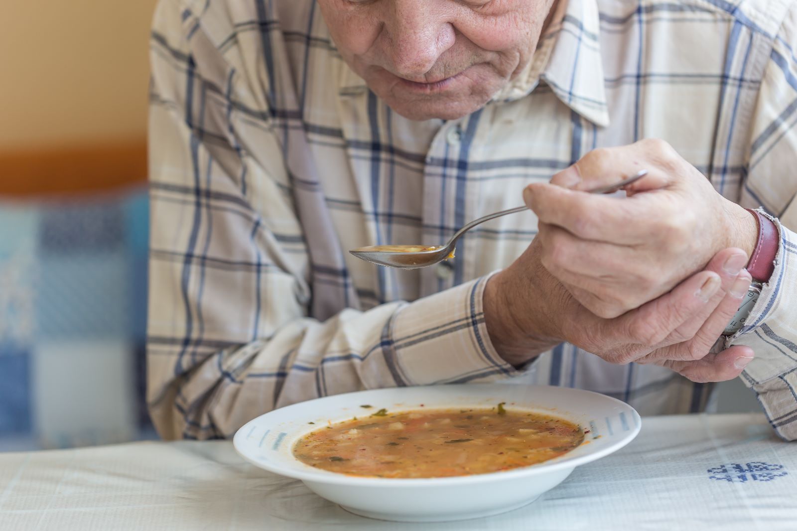 Strategies for Eating with Tremors or Shaky Hands: A Daughter's Perspective